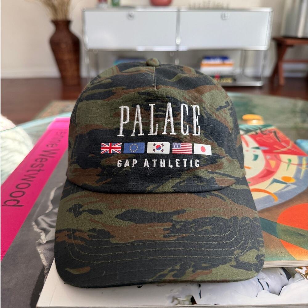 PALACE x Gap 6-Panel Flag Camo Hat